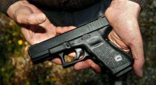 Saat Hendak Di Tangkap, Residivis Rebut Pistol Milik Anggota Polres Purwakarta